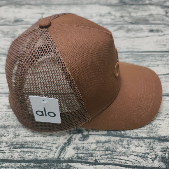 ALO Yoga District Trucker Hat - Picture 3 of 5